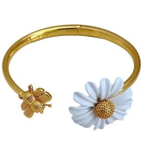 🐝 Gold Bee 🐝 and 🌼 White Daisy🌼 Gold Bangle Bracelet.
